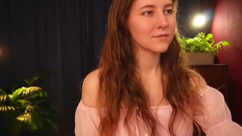 Snapshot of lynn_feline chatting on 10.22.25 Lynn online show from 10.22.25