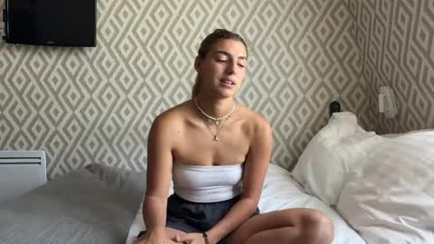  LYNN  online show from 04.25.26