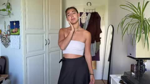  LYNN  online show from 05.02.26