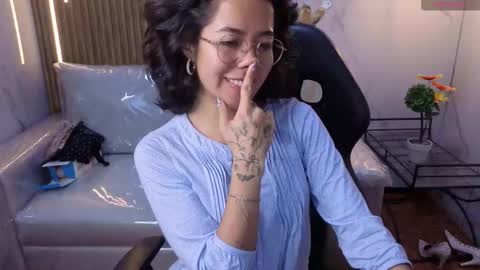 lynn_turner_ online show from 02.06.26