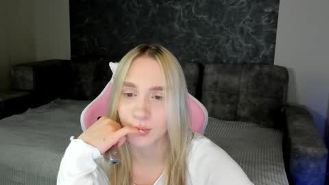 lynnadrream online show from 12.22.25