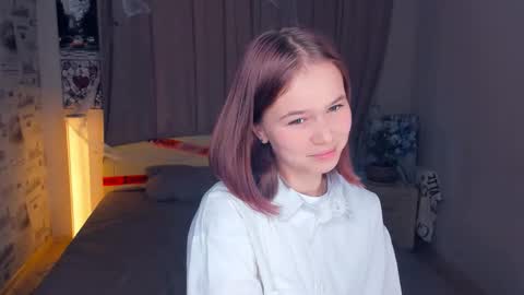 Snapshot of lynncozzy chatting on 11.12.25 Cozy Lynns room online show from 11.12.25