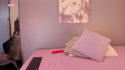 lynnsam_ online show from 09.26.25