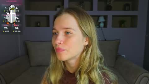 Snapshot of lynntiny chatting on 10.05.25 Lynn online show from 10.05.25