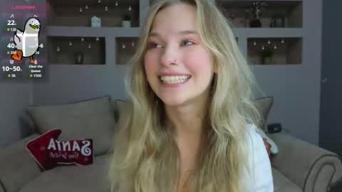 Snapshot of lynntiny chatting on 11.25.25 Lynn online show from 11.25.25