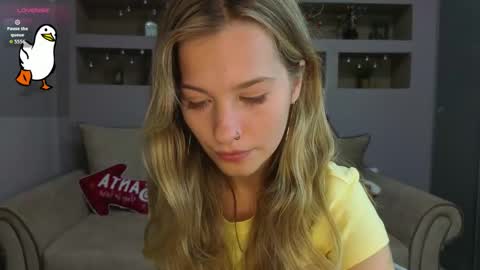 Snapshot of lynntiny chatting on 11.30.25 Lynn online show from 11.30.25