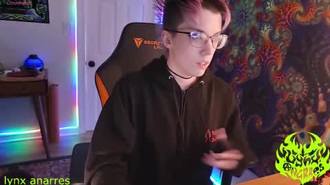 Snapshot of lynxanarres chatting on 09.10.25 Lynx Anarres online show from 09.10.25