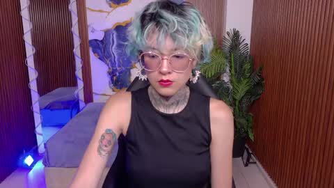 Snapshot of lyra_tay chatting on 06.01.26 lyra_tay online show from 06.01.26