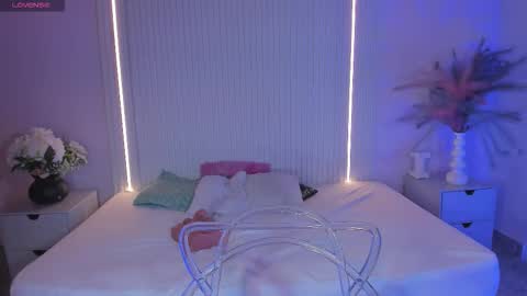 lyrafrost5 online show from 03.12.26