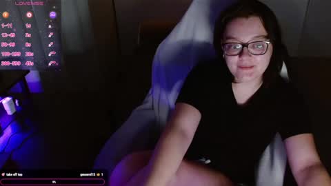 Lyra Rose online show from 03.04.25