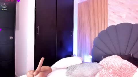    VIVIANA    online show from 07.10.26