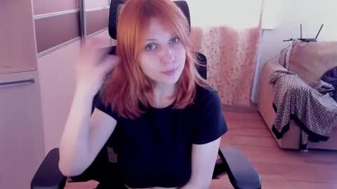 lyssan_xo online show from 10.15.25