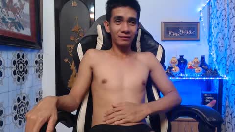 Snapshot of lyubovmoya3 chatting on 12.27.24 SWEETPINOY online show from 12.27.24