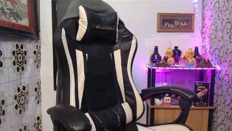 Snapshot of lyubovmoya3 chatting on 01.18.25 SWEETPINOY online show from 01.18.25