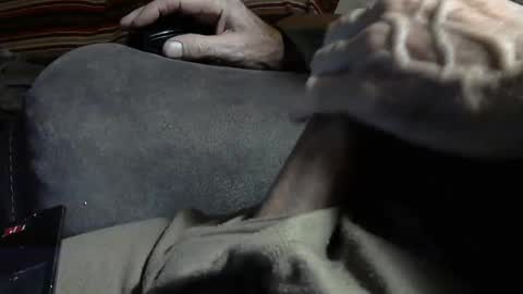 Snapshot of lyvs2short chatting on 12.23.24 lyvs2short online show from 12.23.24