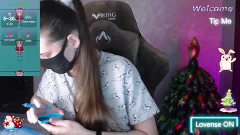 Snapshot of m00n8kiki chatting on 01.14.26 Ksu online show from 01.14.26