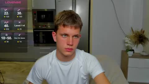 m0neyken_ online show from 08.06.26
