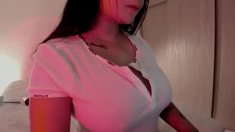 Snapshot of m1emilia chatting on 03.12.26 Emilia online show from 03.12.26