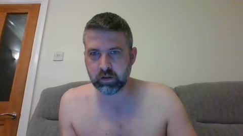 Snapshot of m5572 chatting on 06.10.26 Mathew online show from 06.10.26