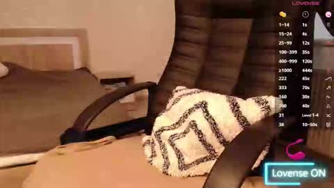 Snapshot of m_u_a_h chatting on 10.10.25 im Rita online show from 10.10.25