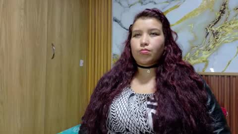 Snapshot of mabelineyesgreen303av chatting on 12.16.25 mabelineyesgreen303av online show from 12.16.25