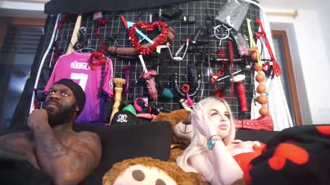 Snapshot of mac_troy chatting on 02.11.26 Mac Troy online show from 02.11.26