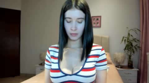 Macarena online show from 12.03.25