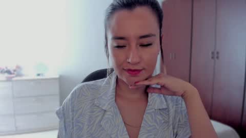 Snapshot of macarenax chatting on 12.11.24 Maca online show from 12.11.24
