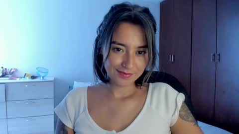 Snapshot of macarenax chatting on 02.25.25 Maca online show from 02.25.25
