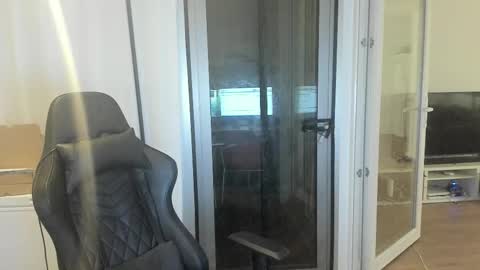 Snapshot of machinegun3dx chatting on 10.26.25 Andy online show from 10.26.25