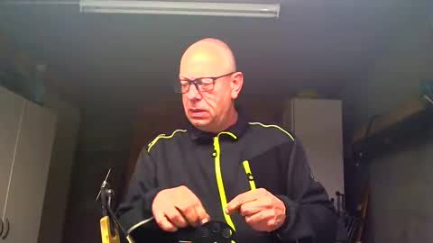 Snapshot of machinegun3dx chatting on 11.25.25 Andy online show from 11.25.25