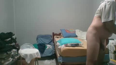 Snapshot of machoalex chatting on 01.09.25 MACHOLIVRE online show from 01.09.25