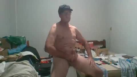 Snapshot of machoalex chatting on 03.01.25 MACHOLIVRE online show from 03.01.25