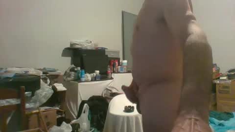 Snapshot of machoalex chatting on 09.14.25 MACHOLIVRE online show from 09.14.25