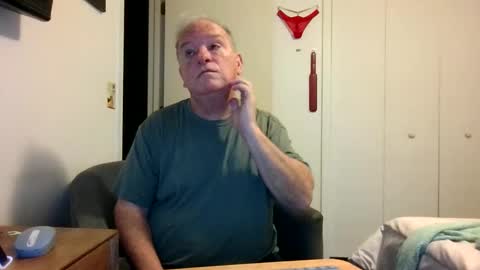 Snapshot of mackdocc001 chatting on 04.06.26 mackdocc001 online show from 04.06.26
