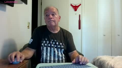 Snapshot of mackdocc001 chatting on 04.13.26 mackdocc001 online show from 04.13.26