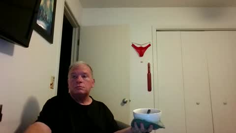 Snapshot of mackdocc001 chatting on 04.15.26 mackdocc001 online show from 04.15.26