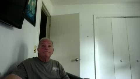 Snapshot of mackdocc001 chatting on 04.18.26 mackdocc001 online show from 04.18.26