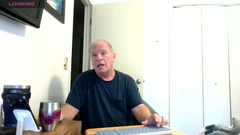 Snapshot of mackdocc001 chatting on 04.20.26 mackdocc001 online show from 04.20.26