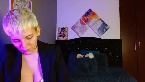 Noah Askew online show from 09.10.25