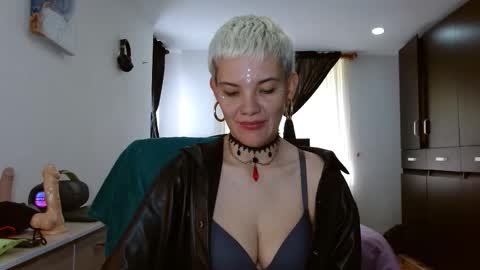 Noah Askew online show from 03.03.26