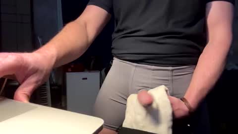 Snapshot of maclowe chatting on 01.13.26 MacLowe online show from 01.13.26