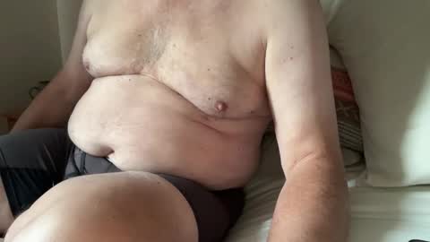 Snapshot of mad4itstill chatting on 10.26.25 Ivor online show from 10.26.25