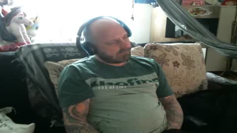 Snapshot of mad_dem0n chatting on 03.11.25 Manuel online show from 03.11.25