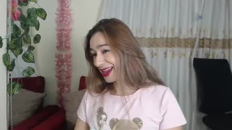 Snapshot of madam_dali chatting on 02.17.25 Dalila online show from 02.17.25