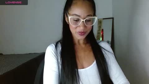 Snapshot of madam_klauss chatting on 02.09.25 EMILY online show from 02.09.25