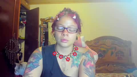 Snapshot of madam_sativa chatting on 02.17.25 di online show from 02.17.25