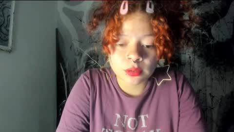 Snapshot of madam_sativa chatting on 10.16.25 di online show from 10.16.25