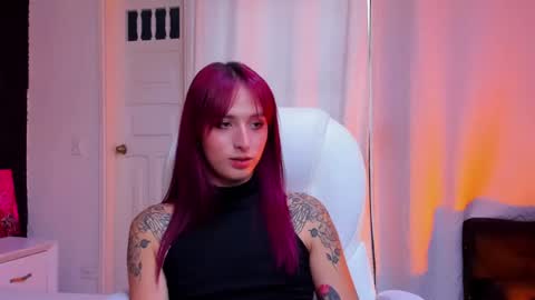 Snapshot of madame_lilith chatting on 01.10.25 madame lilith online show from 01.10.25