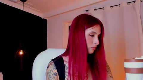 Snapshot of madame_lilith chatting on 11.02.25 madame lilith online show from 11.02.25